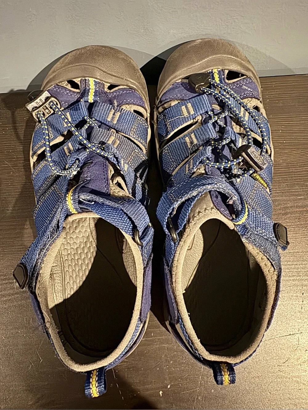 KEEN Boys Size 5 Newport H2 Waterproof Hiking Sport Sneaker Sandals Blue Gray